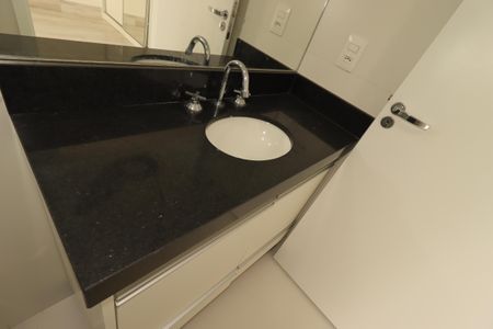 Apartamento para alugar com 62m², 2 quartos e 2 vagasBanheiro da Suíte - Pia