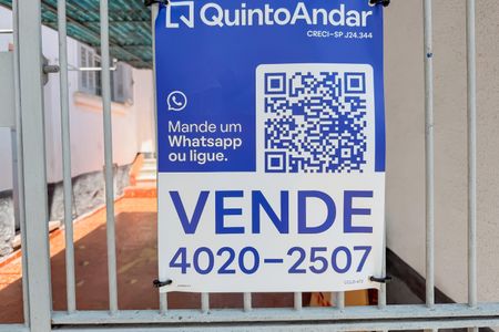 Casa à venda com 300m², 3 quartos e 2 vagas Casa à venda com 300m², 3 quartos e 2 vagasPlaquinha