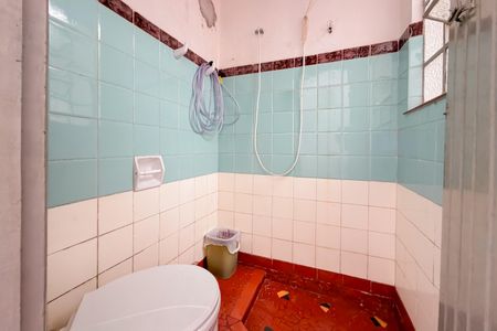 Casa à venda com 300m², 3 quartos e 2 vagas Casa à venda com 300m², 3 quartos e 2 vagasBanheiro Externo