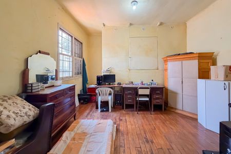 Casa à venda com 300m², 3 quartos e 2 vagas Casa à venda com 300m², 3 quartos e 2 vagasQuarto 1