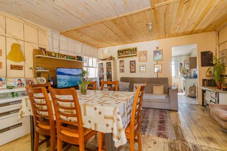 Casa à venda com 5 quartos, 150m² em Camaquã, Porto Alegre