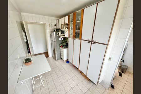Apartamento à venda com 74m², 2 quartos e 1 vaga Apartamento à venda com 74m², 2 quartos e 1 vagaCozinha