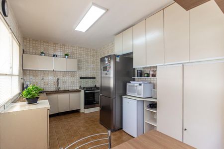 Apartamento à venda com 130m², 3 quartos e 2 vagasCozinha