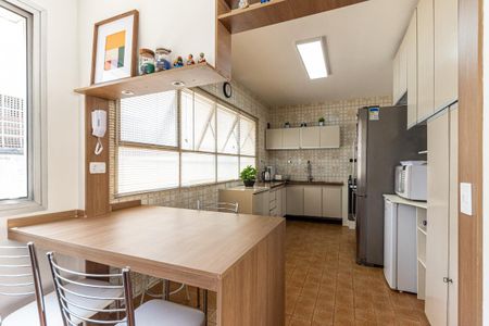 Apartamento à venda com 130m², 3 quartos e 2 vagasCozinha