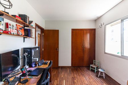 Apartamento à venda com 130m², 3 quartos e 2 vagasQuarto 3