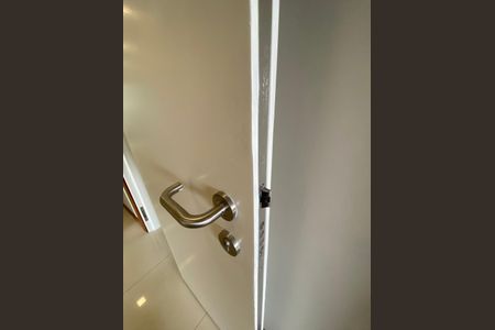 Apartamento à venda com 245m², 4 quartos e 4 vagasPortas blindadas