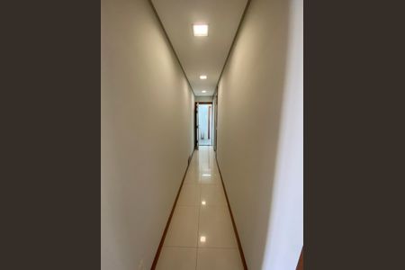 Apartamento à venda com 245m², 4 quartos e 4 vagasCorredor