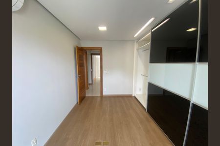Apartamento à venda com 245m², 4 quartos e 4 vagasQuarto1