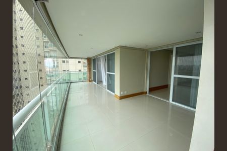 Apartamento à venda com 245m², 4 quartos e 4 vagasVaranda gourmet