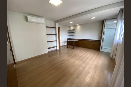 Apartamento à venda com 245m², 4 quartos e 4 vagasSuíte 1