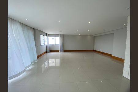 Apartamento à venda com 245m², 4 quartos e 4 vagasSala