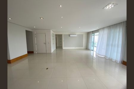 Apartamento à venda com 245m², 4 quartos e 4 vagasSala
