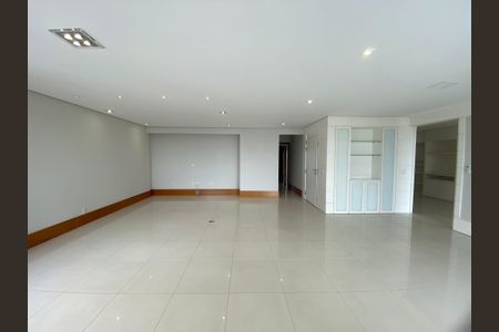 Apartamento à venda com 245m², 4 quartos e 4 vagasSala