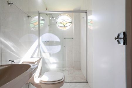 Casa para alugar com 373m², 5 quartos e 2 vagasBanheiro da suíte 1