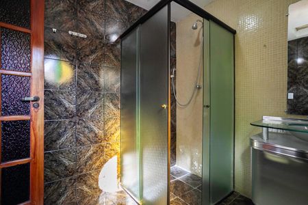 Casa para alugar com 373m², 5 quartos e 2 vagasBanheiro da suíte 2