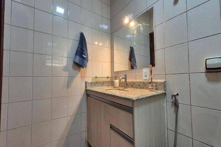 Casa à venda com 340m², 4 quartos e 4 vagasBanheiro da Suíte