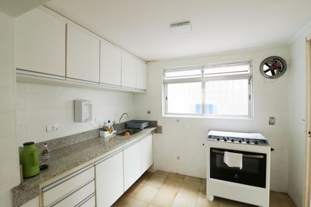 Casa para alugar com 300m², 3 quartos e 2 vagas Casa para alugar com 300m², 3 quartos e 2 vagasCozinha e Sala de Jantar