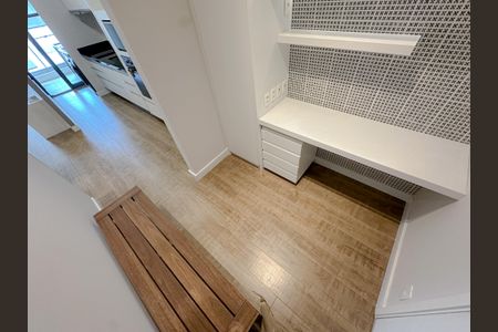 Apartamento para alugar com 72m², 2 quartos e 1 vaga Apartamento para alugar com 72m², 2 quartos e 1 vagaHall de Entrada