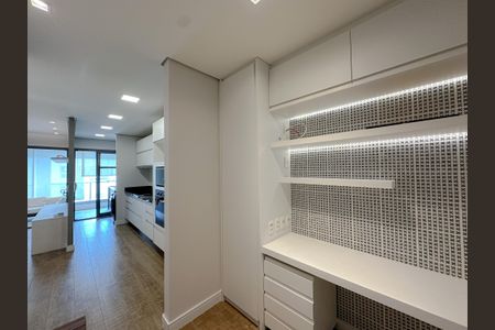 Apartamento para alugar com 72m², 2 quartos e 1 vaga Apartamento para alugar com 72m², 2 quartos e 1 vagaHall de Entrada
