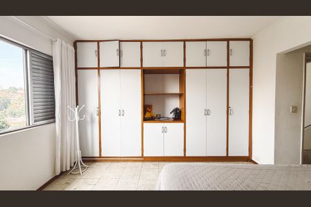 Casa para alugar com 156m², 4 quartos e 2 vagasQuarto Suíte