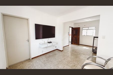 Casa para alugar com 156m², 4 quartos e 2 vagasSala