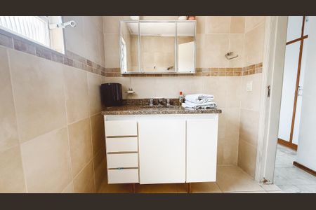 Casa para alugar com 156m², 4 quartos e 2 vagasBanheiro da Suíte