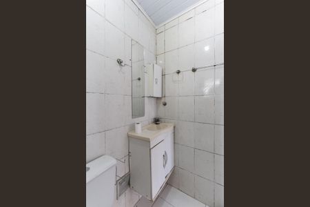 Casa para alugar com 200m², 2 quartos e sem vaga Casa para alugar com 200m², 2 quartos e sem vagaBanheiro social