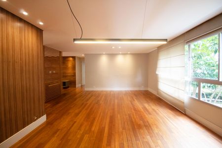 Apartamento à venda com 3 quartos, 158m² em Cerqueira César, São Paulo