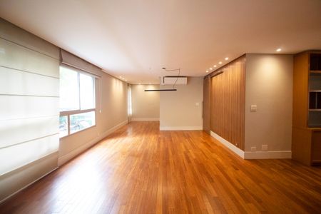 Apartamento à venda com 3 quartos, 158m² em Cerqueira César, São Paulo