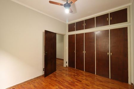 Casa para alugar com 250m², 4 quartos e 3 vagas Casa para alugar com 250m², 4 quartos e 3 vagasQuarto 1