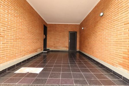 Casa para alugar com 250m², 4 quartos e 3 vagas Casa para alugar com 250m², 4 quartos e 3 vagasGaragem