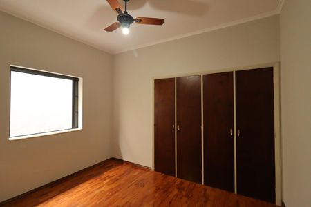 Casa para alugar com 250m², 4 quartos e 3 vagas Casa para alugar com 250m², 4 quartos e 3 vagasQuarto 2