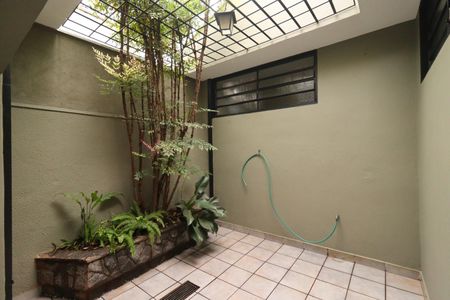 Casa para alugar com 250m², 4 quartos e 3 vagas Casa para alugar com 250m², 4 quartos e 3 vagasJardim de inverno