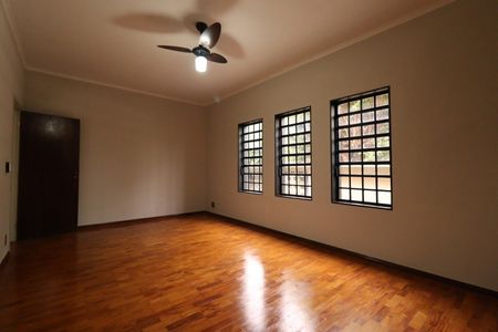 Casa para alugar com 250m², 4 quartos e 3 vagas Casa para alugar com 250m², 4 quartos e 3 vagasSala