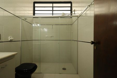 Casa para alugar com 250m², 4 quartos e 3 vagas Casa para alugar com 250m², 4 quartos e 3 vagasBanheiro