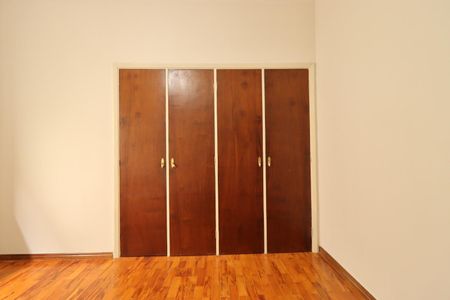 Casa para alugar com 250m², 4 quartos e 3 vagas Casa para alugar com 250m², 4 quartos e 3 vagasQuarto 2