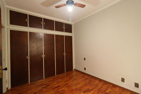 Casa para alugar com 250m², 4 quartos e 3 vagas Casa para alugar com 250m², 4 quartos e 3 vagasQuarto 1