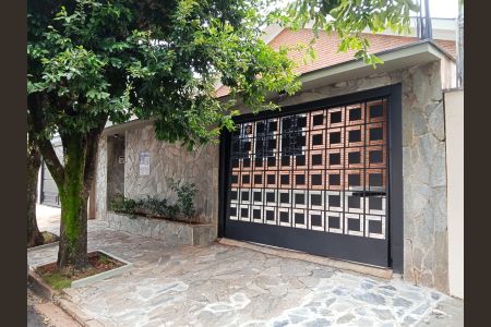 Casa para alugar com 250m², 4 quartos e 3 vagas Casa para alugar com 250m², 4 quartos e 3 vagasFachada