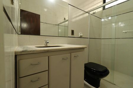 Casa para alugar com 250m², 4 quartos e 3 vagas Casa para alugar com 250m², 4 quartos e 3 vagasBanheiro