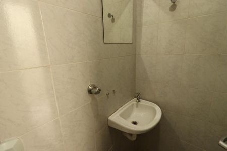 Casa para alugar com 250m², 4 quartos e 3 vagas Casa para alugar com 250m², 4 quartos e 3 vagasBanheiro de serviço