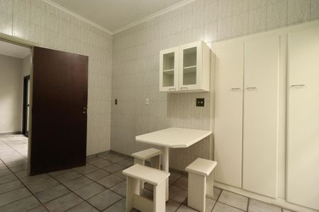 Casa para alugar com 250m², 4 quartos e 3 vagas Casa para alugar com 250m², 4 quartos e 3 vagasCozinha