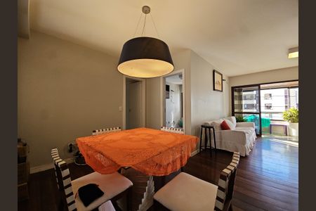 Apartamento para alugar com 136m², 4 quartos e 2 vagassala