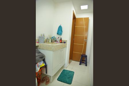 Casa à venda com 150m², 2 quartos e 2 vagasSuíte  - Banheiro 