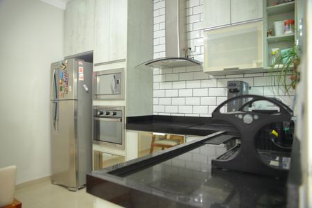 Casa à venda com 150m², 2 quartos e 2 vagasCozinha 