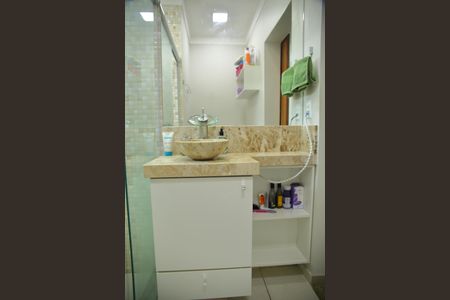 Casa à venda com 150m², 2 quartos e 2 vagasBanheiro Social 