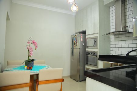 Casa à venda com 150m², 2 quartos e 2 vagasCozinha 