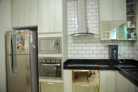 Casa à venda com 150m², 2 quartos e 2 vagasCozinha 