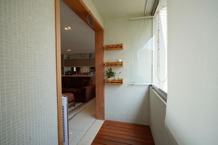 Apartamento à venda com 108m², 3 quartos e 2 vagasVaranda