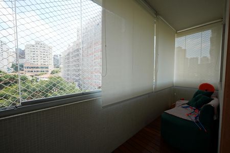 Apartamento à venda com 108m², 3 quartos e 2 vagasVaranda