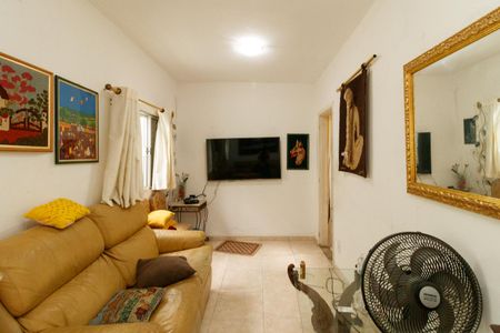 Casa à venda com 125m², 3 quartos e 2 vagas Casa à venda com 125m², 3 quartos e 2 vagasSala